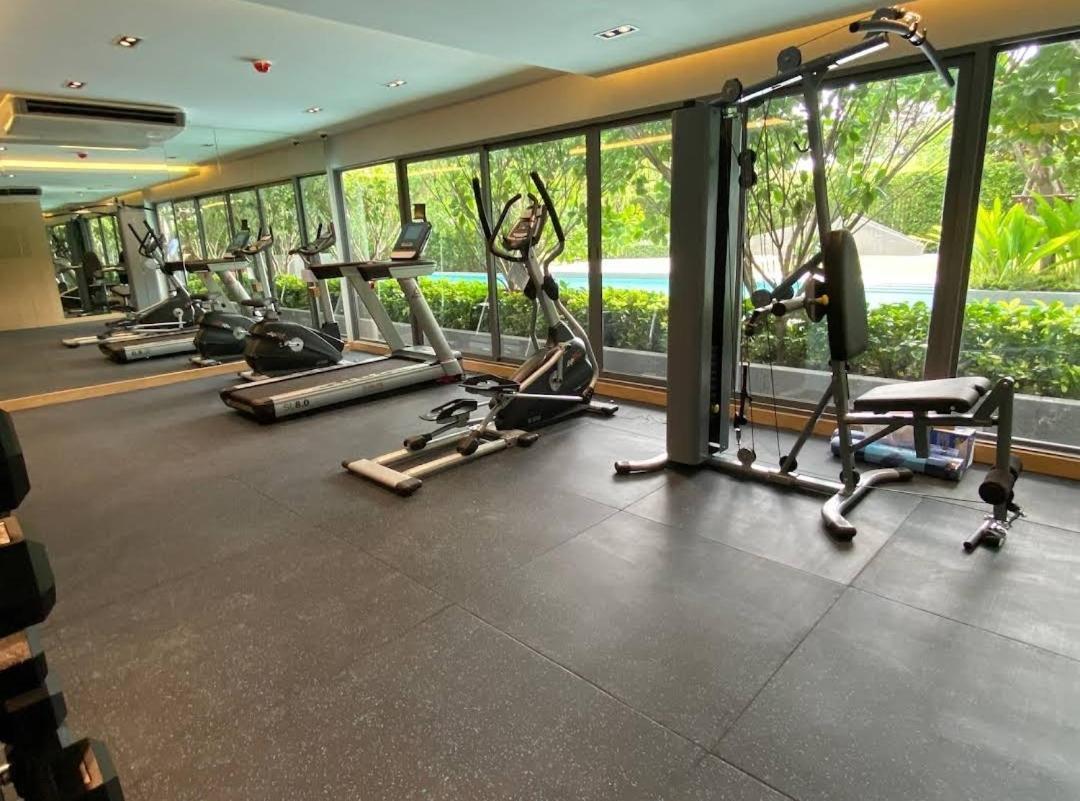 Tierra Residences Bangkok Esterno foto