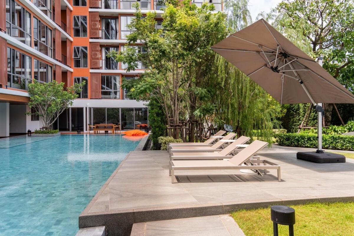 Tierra Residences Bangkok Esterno foto