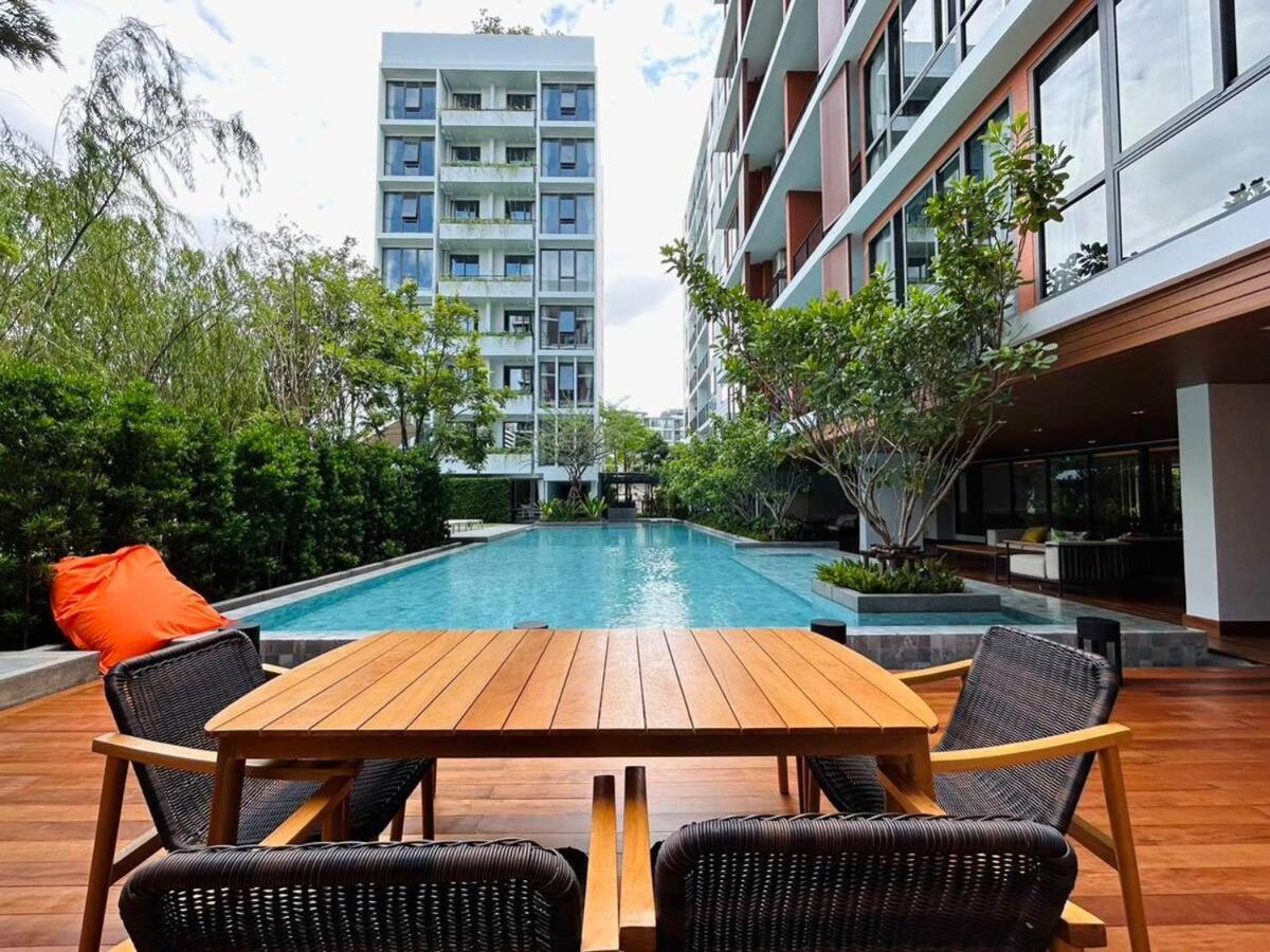 Tierra Residences Bangkok Esterno foto