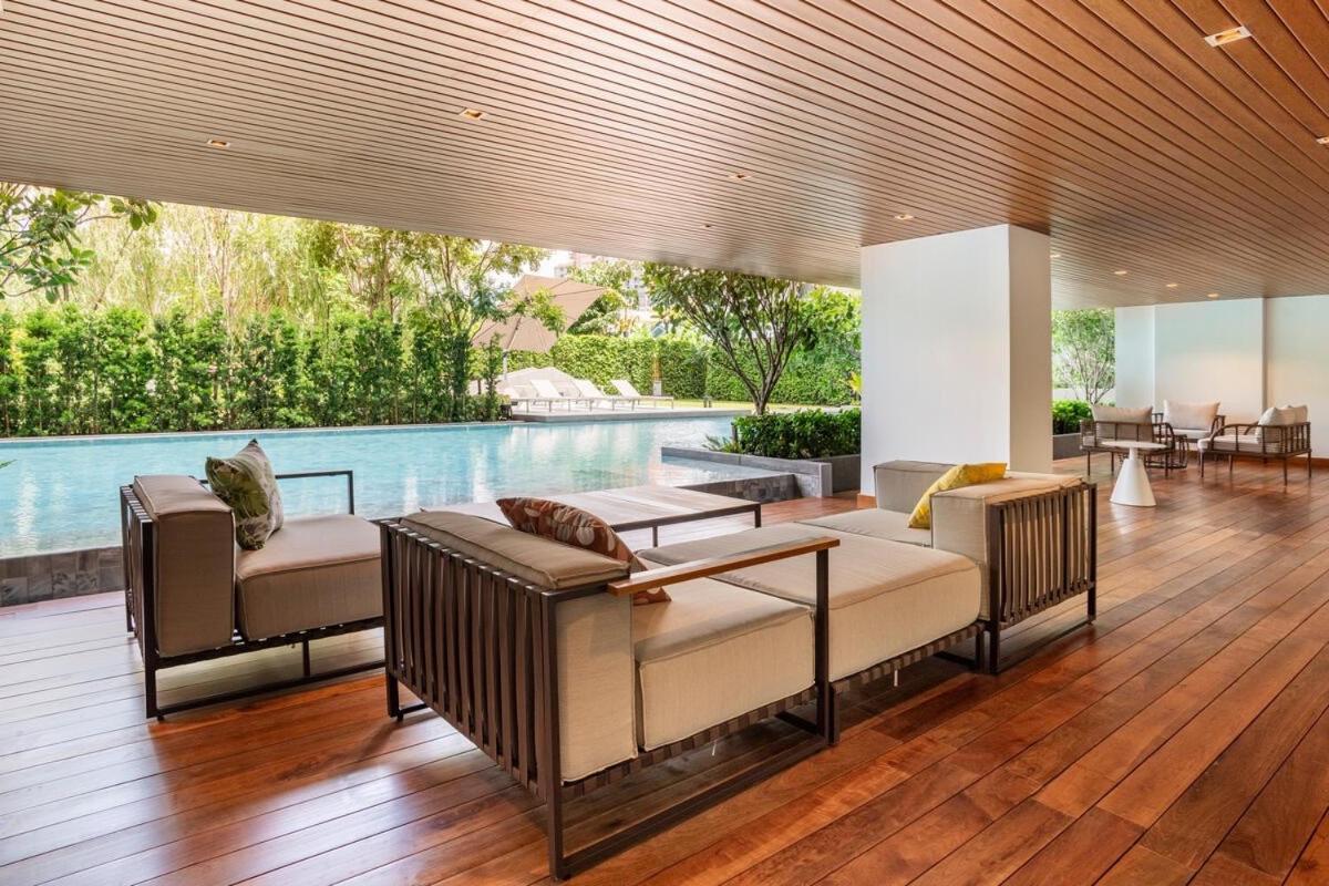 Tierra Residences Bangkok Esterno foto